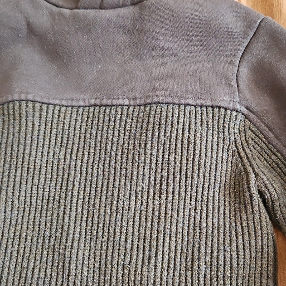 Zara Kids Green Hoodie And Beige Sweater With Collar - Picture 7 of 9